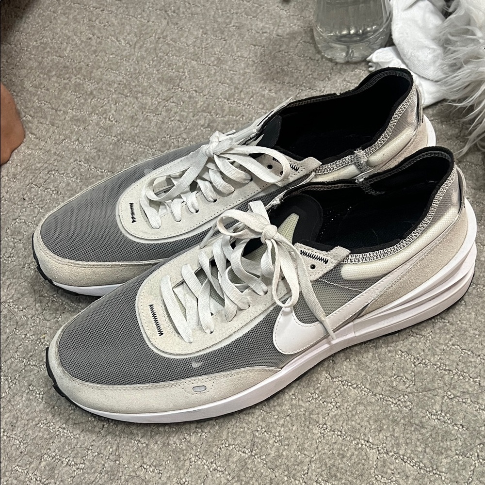 Nike summit waffle 1 Stylish Gray and White Men's Sneakers size 12.5